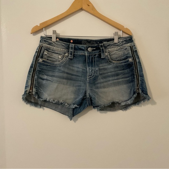 Miss Me Shorts - Picture 6 of 9